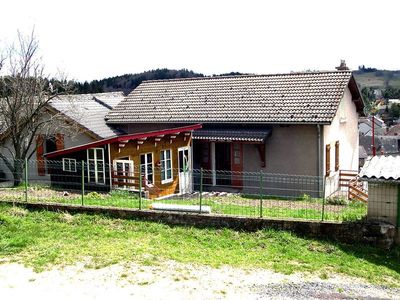 Maison de village Le Mazet St Voy 2 appartements. Centre village. Proximité immédiate commerces.